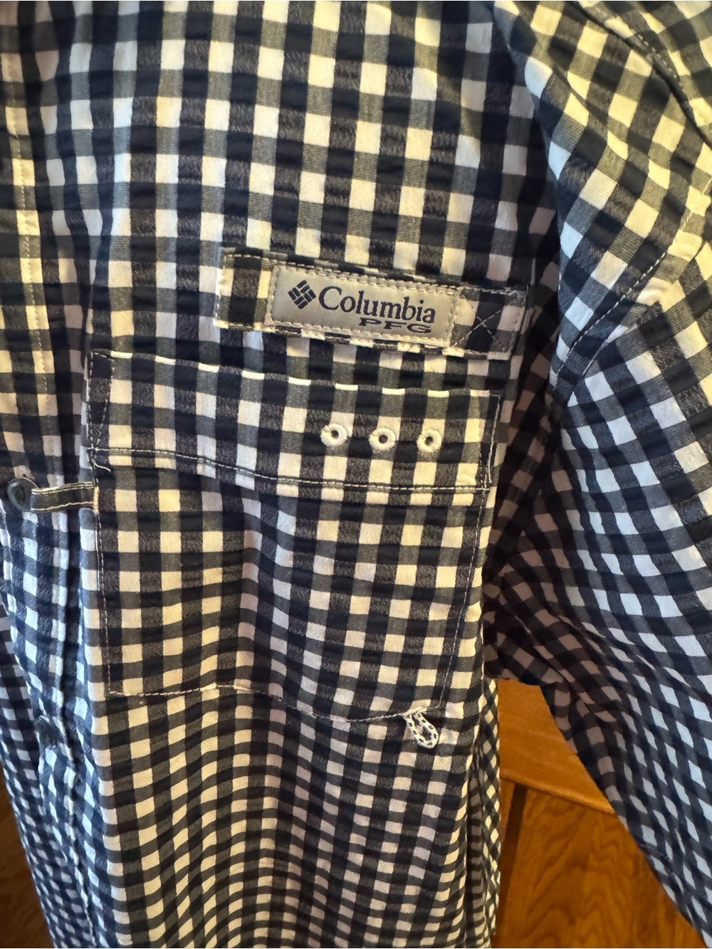 Columbia Men’s fishing navy & White Gingham Short-Sleeve Button-Down Shirt - Picture 4 of 13